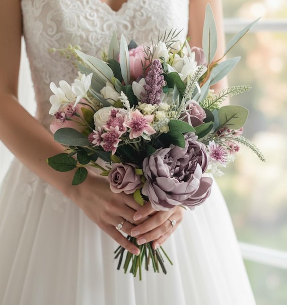 Künstlicher Brautstrauß in Flieder, Rosa und Elfenbein – Seidenhochzeitsblumen