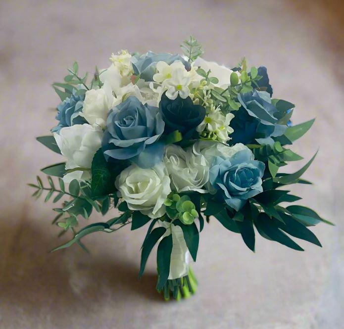 Set di 2/4/6 bouquet da polso blu polvere e fiore all'occhiello per