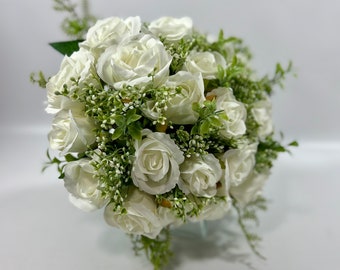 Bouquet de mariée de roses blanches et de gypsophile - Fleurs en soie artificielles | Claire De Fleurs