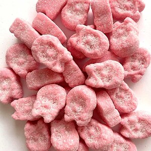 BUBS Mini Cool Raspberry Skull - Swedish Candy - Pick and Mix