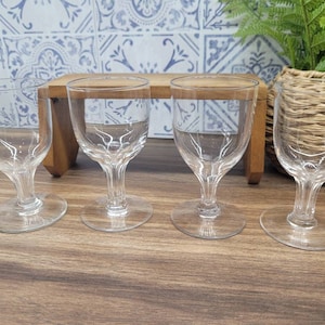 Szklanka do picia Rummer w stylu vintage z fasetowaną nóżką x 4