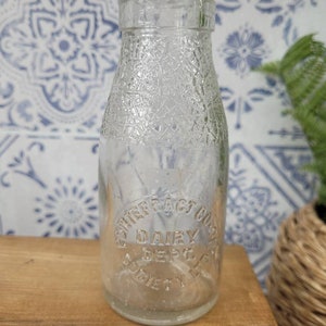 Antique Half Pint Diary Advertising Glass Bottle Pontefract Co-Op