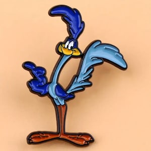 Pin de esmalte metálico del Correcaminos, insignia de Looney Tunes, dibujos animados clásicos, Wyle E. Coyote