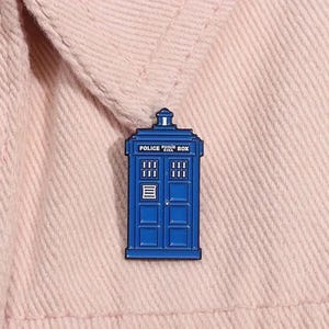 Badge Dr Who Tardis Police Box en émail, accessoire de collection de science-fiction