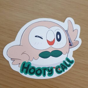 ポケにインスパイアされたHOOTY CALLビニールステッカー、かわいいフクロウのギフト、面白いかわいいアニメゲーム