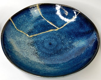Kintsugi Kintsukuroi Broken and Repaired Ceramic plate wabi sabi ( made in Japan ) ( Handmade ) – empty blue