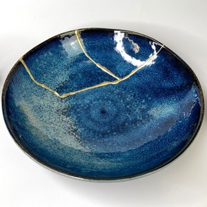 Kintsugi Kintsukuroi Broken and Repaired Ceramic plate wabi sabi ( made in Japan ) ( Handmade ) – empty blue