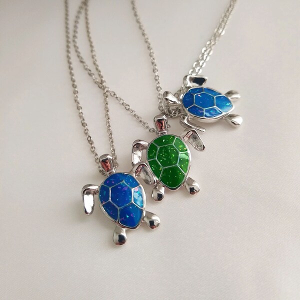 Collier tortue azur ou émeraude | Pendentif tortue en argent, bijoux océan, collier Save The Turtles, cadeau pour elle, bijoux nature