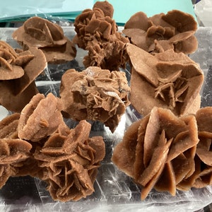 サンドローズ(デザートローズ) 砂漠の薔薇 デザートローズ サンドローズ クラスター 鉱物 原石
