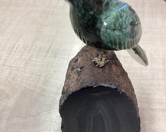 Emerald Parrot on Dark Amethyst Base