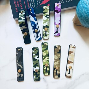 Camouflage Phone Grip Holder Portable Finger Strap Kickstand Phone Loop Phone Stand Finger Bracket for Universal Phone Charms