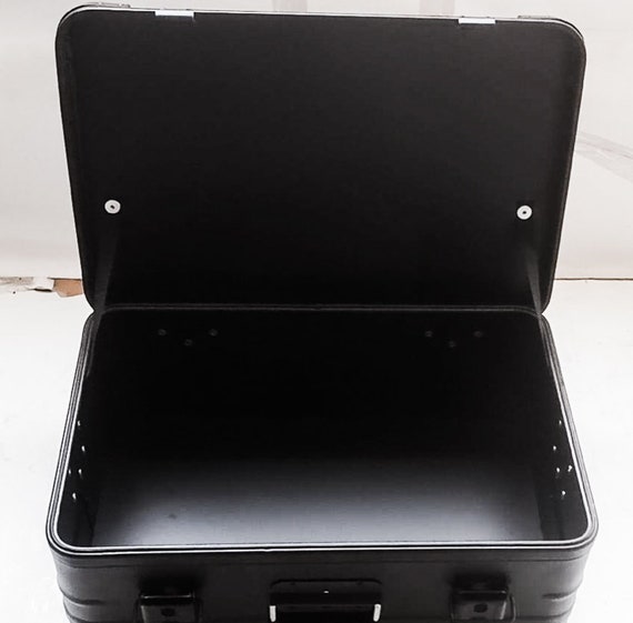 Overlanding Aluminum Case 40L Black P6 GEAR Bear Box empty 