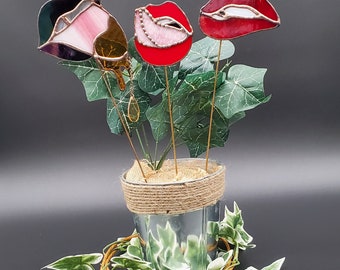 Tongue Action Plant Stake