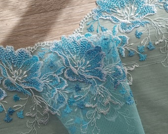 Pizzo floreale con un lato smerlato ricamato acqua marina per creare completini di lingerie fatti a mano su misura