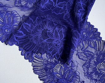 Pizzo elastico ricamato floreale blu elettrico per creare completini di lingerie fatti a mano su misura