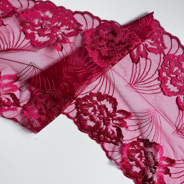 Pizzo ricamato floreale rosso per creare completini di lingerie fatti a mano su misura