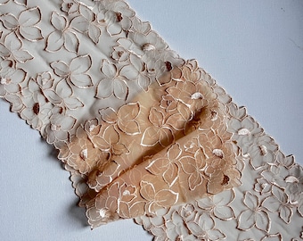 Pizzo ricamato floreale nudo per creare completini di lingerie fatti a mano su misura