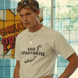 Camiseta "Fin al Apartheid", camiseta inspirada en "Backrooms" de Bobby Franklin, terror espacial liminal. imagen 1