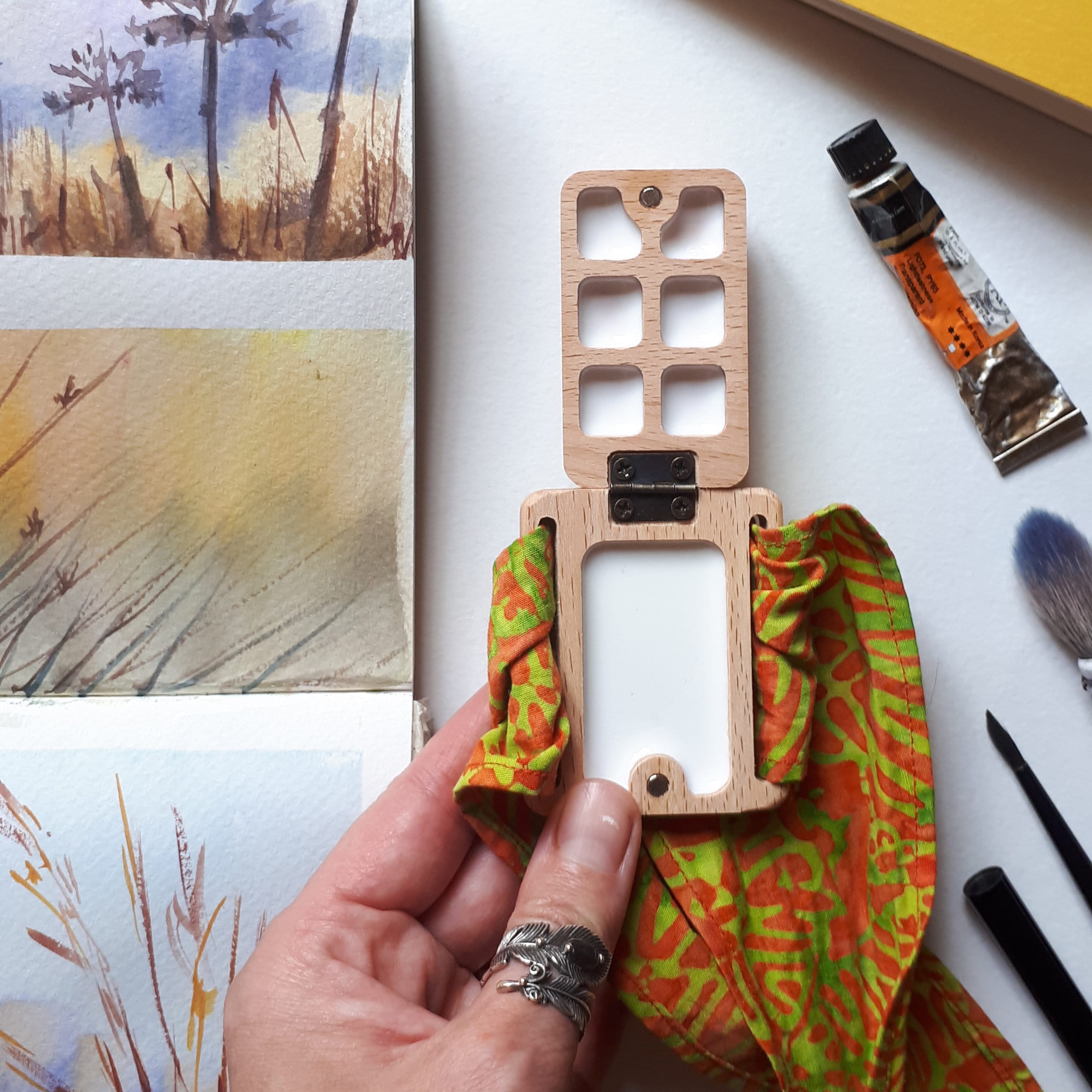 Wrist on sale paint palette