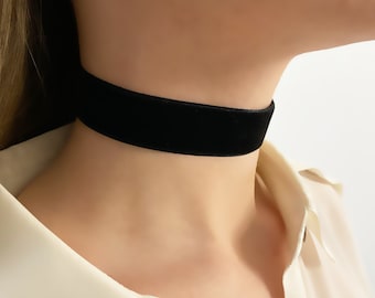 Thin black velvet choker store