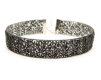 Swarovski Crystal Choker Necklace: Black Beaded Design