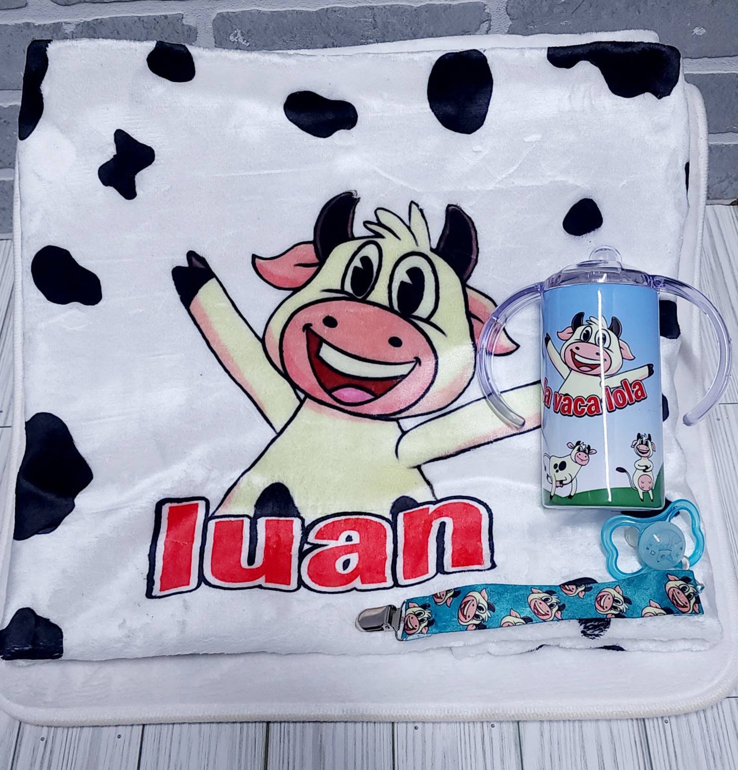 Playeras de la vaca lola sale