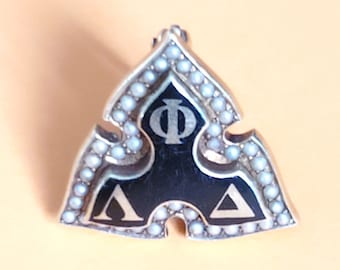 Tiffany and Co. Fraternity Pin 1917 Boston Mass Phi Lambda Delta 10K Gold 6.1 grams