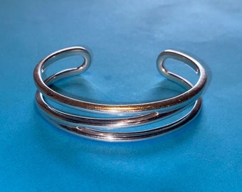 Tiffany And Co Zig Zag Bangle 925 Sterling Silver 26 grams 6.28 Inside Circumference