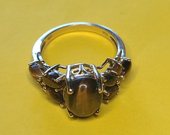 10 karat gold ring with tiger's eye
