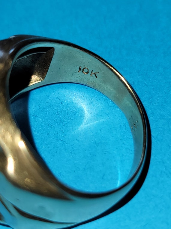 Blue Stone Men's Masons Gold Ring 10K Damaged, De… - image 4