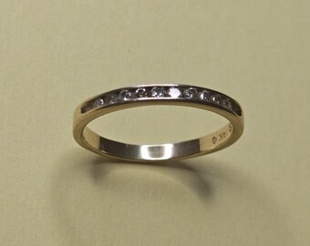 14K Ten Diamond 585 Gold Ring 2.4 grams Size 9