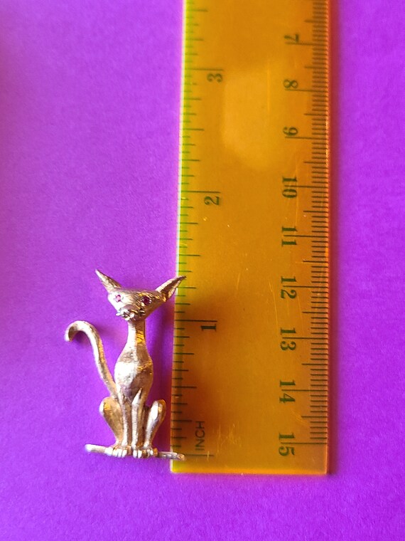 14k Yellow Gold Siamese Cat Brooch with Ruby Eyes… - image 7