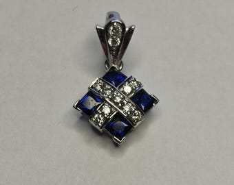 14K White Gold Diamond and Topaz 585 Pendant 2.4 Grams