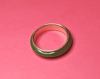 14K Nephrite Jade Ring 3.5 Grams Size 9.75