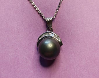 14K White 585 Gold Diamond & Pear Necklace 585 18 Inch 5.1 Grams