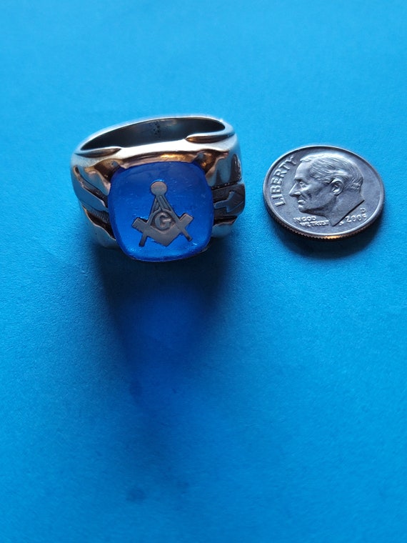 Blue Stone Men's Masons Gold Ring 10K Damaged, De… - image 6