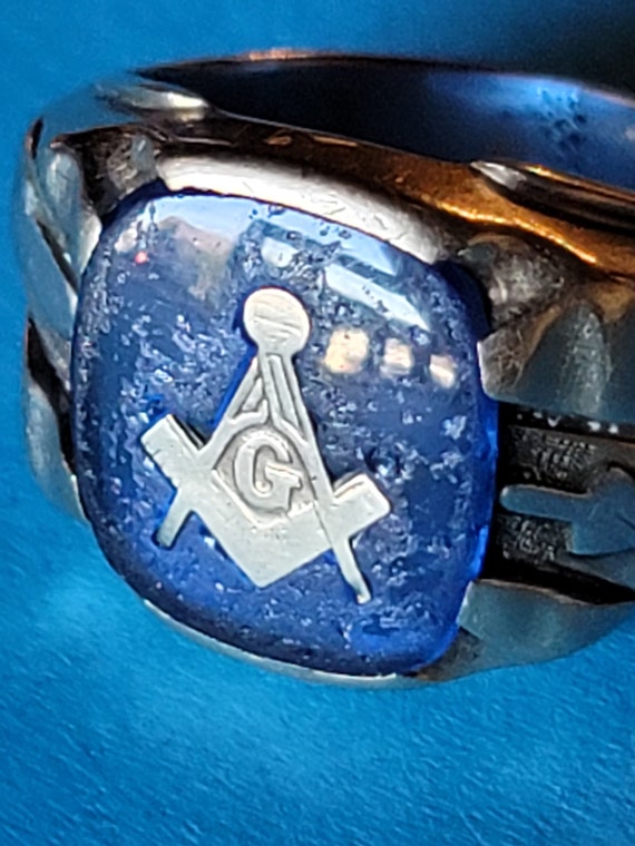 Blue Stone Men's Masons Gold Ring 10K Damaged, De… - image 2