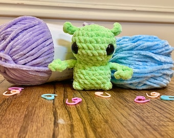 Small Alien Crochet Friend, Customizable Color, Plush, Amigurumi