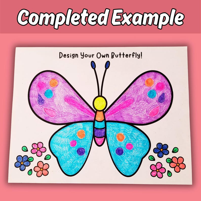 K&ouml;nnte beinhalten: Ein wei&szlig;es Blatt Papier mit dem Text Design Your Own Butterfly! oben. Eine zentrale Schmetterlingsillustration hat violette obere Fl&uuml;gel und blaue untere Fl&uuml;gel, die mit bunten Kreisen verziert sind. Kleine Blumen umgeben den Schmetterling.