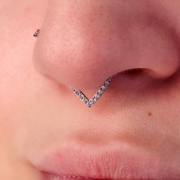 16G 316L Stahl CZ V-förmiger Septum Ring, Klappsegment Septum Ring, Septum Clicker, Stahl Septum Hoop, Daith Hoop, Daith Ohrring, 1.2 * 8 / 10 mm