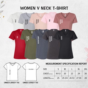 K&ouml;nnte beinhalten: Eine Gr&ouml;&szlig;entabelle f&uuml;r Damen-V-Ausschnitt-T-Shirts in verschiedenen Farben, darunter Wei&szlig;, Rot, Milit&auml;rgr&uuml;n, Hellgrau meliert, Peach meliert, Dunkelgrau meliert, Pink und Mauve meliert. Die Tabelle zeigt die Brust- und L&auml;ngenma&szlig;e in Zoll f&uuml;r die Gr&ouml;&szlig;en S, M, L, XL und 2XL.