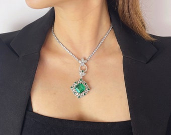 Green Emerald Cut Necklace Green Zirconia Necklace Green Necklace with Halo Bridesmaid Necklace Wedding Necklace Cocktail Necklace