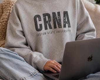 CRNA Sweatshirt Benutzerdefinierte Universität, Krankenschwester Anästhesie Sweatshirt, personalisiertes CRNA Schulhemd, Abschlussgeschenk Krankenschwester Anästhesie Schüler