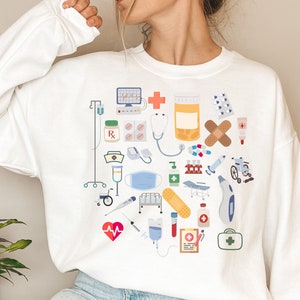 Verpleegster Sweatshirt, RN Kerst shirt, Verpleegster Gift Sweatshirts, Verpleegster Afstuderen Geschenken, Verpleegster School Shirt, Nieuwe Verpleegkundige Gift, CVICU verpleegkundige