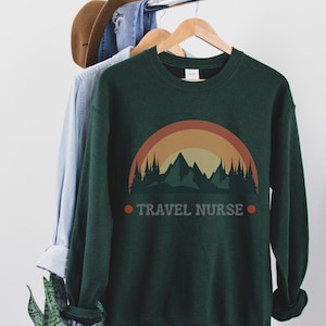 旅行看護師スウェットシャツ | 旅行用 Tシャツ | ICU 看護師 | RN 卒業 | 登録看護師ギフト | 看護用クルーネック | 看護学生