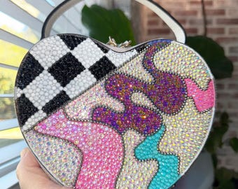 Bolsa transversal com detalhes brilhantes e pintada à mão inspirada nos anos 90 - deslumbrante, com detalhes em gelo e cristalizada