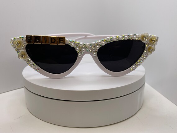 White AB Swarovski Crystal and Pearl Bling Bride Sunglasses  display picture 1