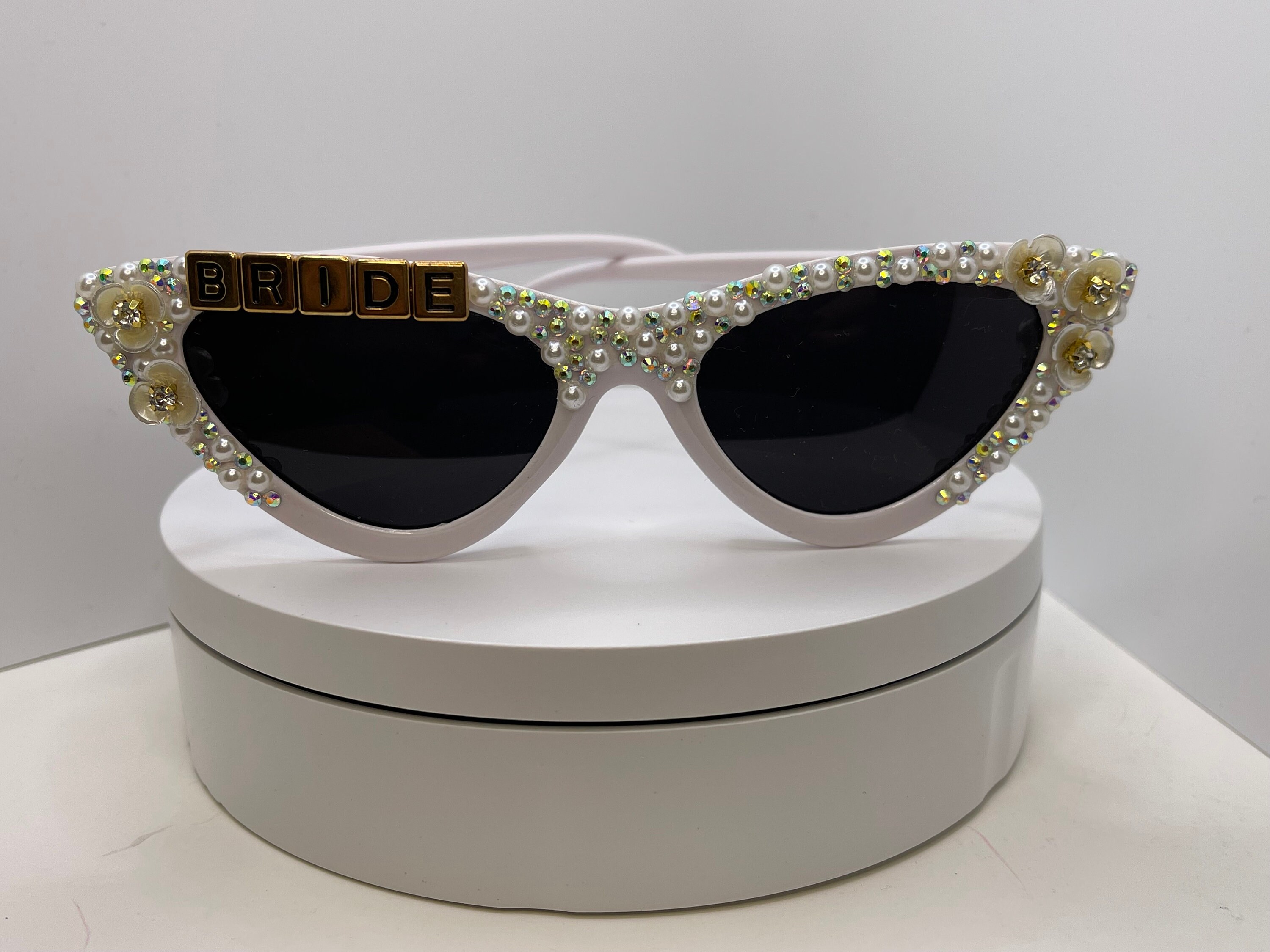 SALE!  Women\'s Sunglasses Cat Eye White Encrusted in Rhinestones Accessories Women main image 2