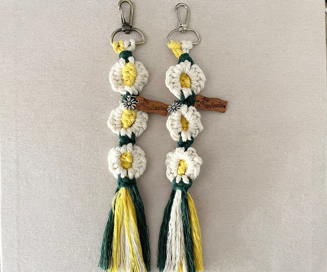 Handmade Macrame Daisy Keyring With Wood Tag & Charm - Etsy