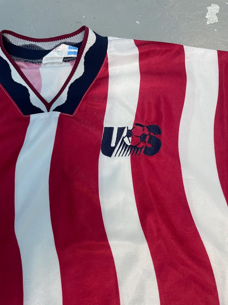 Camisa vintage da seleção americana de futebol, modelo titular da Copa do Mundo de 1994, tamanho XL. imagem 3